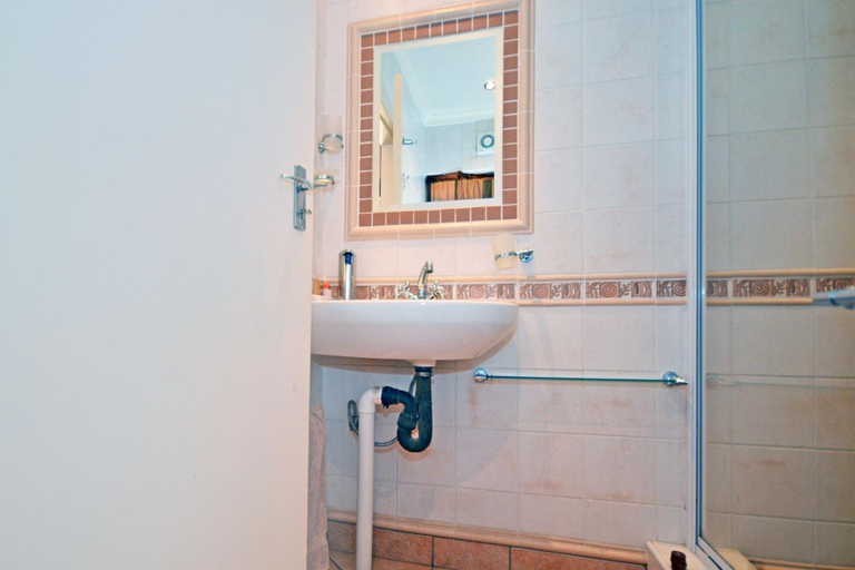 Bathroom 3, Cherry Tree Cottage B&B Linden, City of Johannesburg