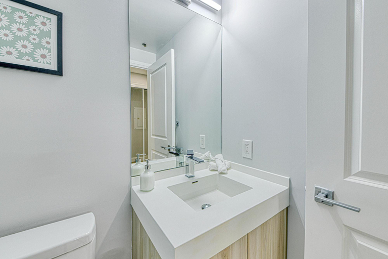 Bathroom 4, Rivetstays The Jarvis, Toronto