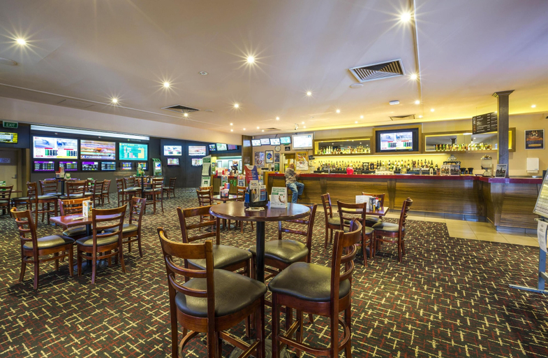Food & Drinks 5, Nightcap at Sylvania Hotel, Hume - Broadmeadows