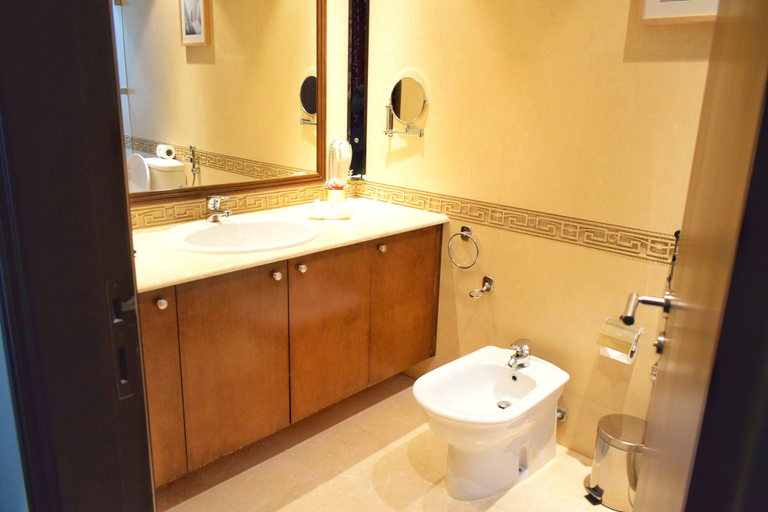 Bathroom 5, Saraya Corniche Hotel, Doha