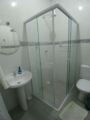Bathroom 2, Hospedagem Familiar, Cotia