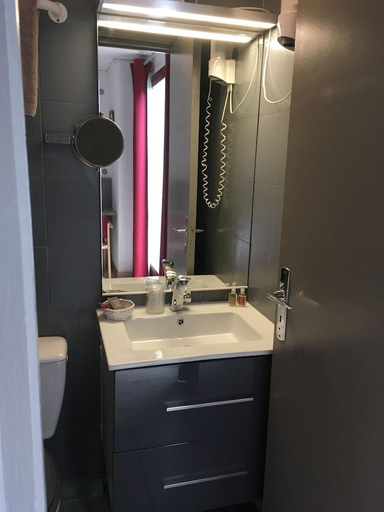 Bathroom 3, Hotel Restaurant La Source, Alpes-de-Haute-Provence