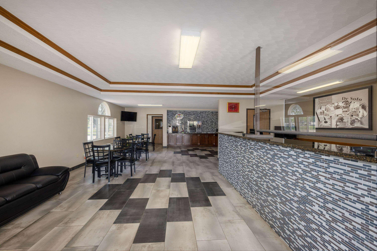 Public Area 2, Super 8 by Wyndham De Soto, Kansas City