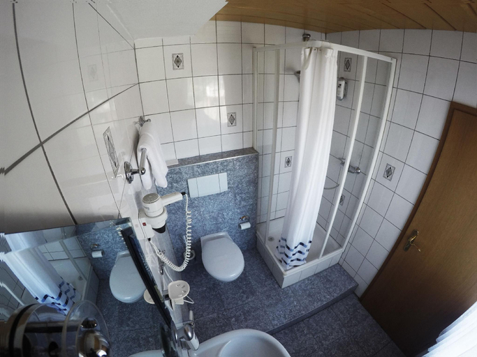 Bathroom 2, Hotel Schafer, Siegen-Wittgenstein