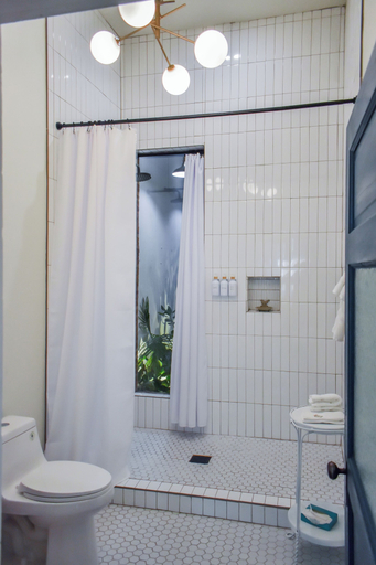 Bathroom 3, Warner Hotel, Cochise