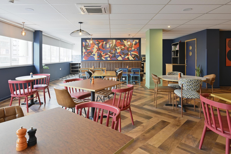 Food & Drinks 4, Travelodge Croydon Central, London