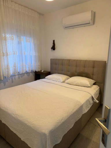 2, 1881 Otel, Çeşme