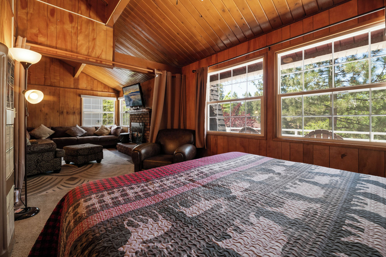 Bedroom, Chateau Rouge, San Bernardino