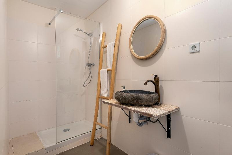 Bathroom 3, La Guarida Suites, Barcelona