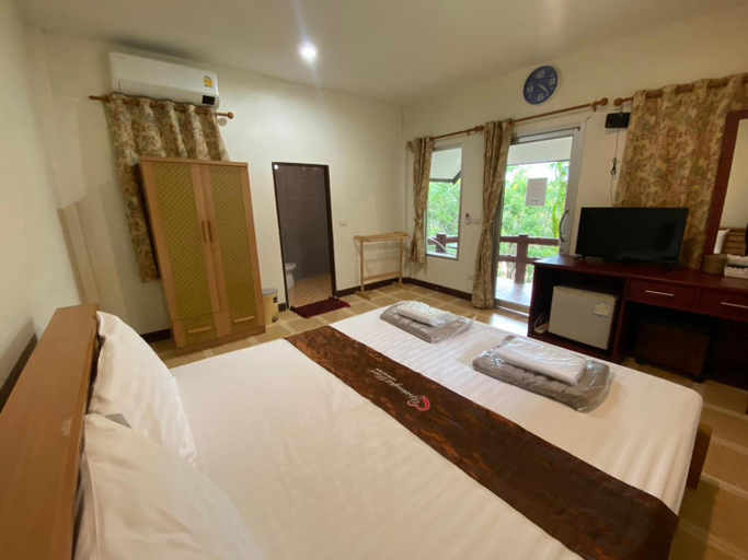 Bedroom 2, YaithiengHill Resort ยายเที่ยงฮิลล์ รีสอร์ท, Sikhiu