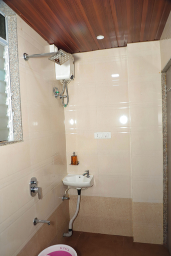 Bathroom 3, HOTEL RUBY, Thane