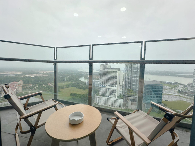 Others 4, Almas Suites, Puteri Habour Netflix, Free Snack, Johor Bahru