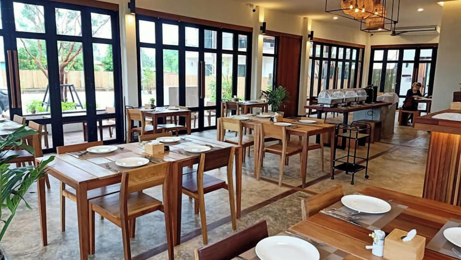 Food & Drinks 4, Zenery Lake Resort, Bung Khong Long