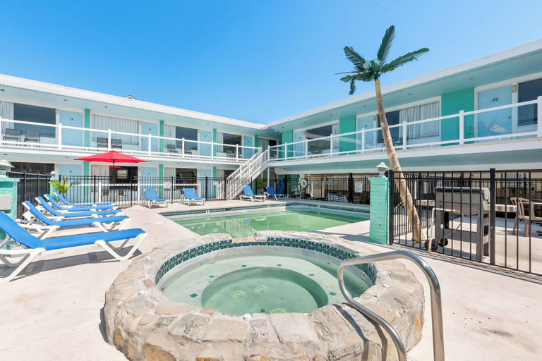 Sport & Beauty, Mango Motel, Cape May