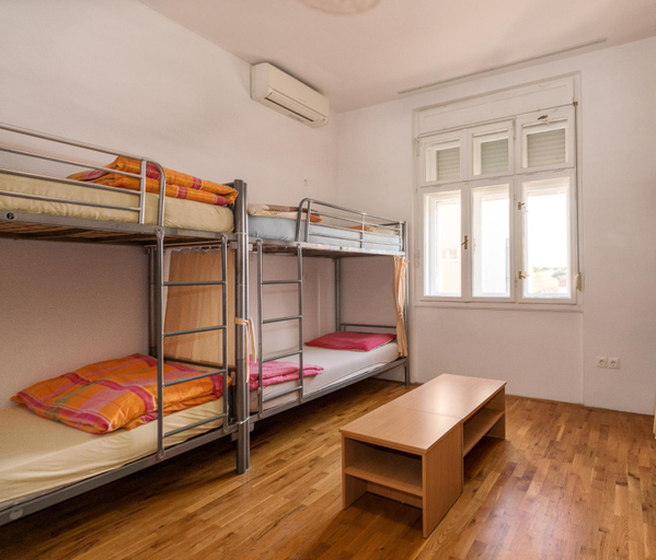 Others 4, Hostel Split Backpackers, Split