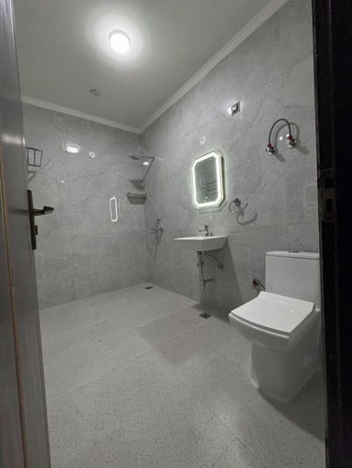 Bathroom 4, Radiant Blu Hotel, Gautam Buddha Nagar