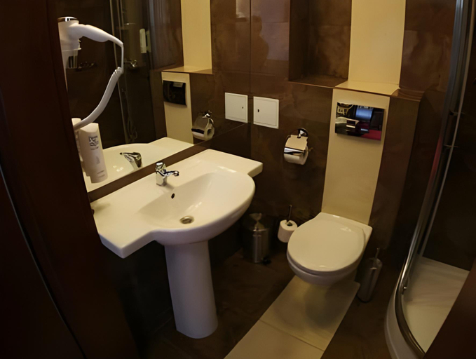 Bathroom 2, Hotel Pikul, Puławy
