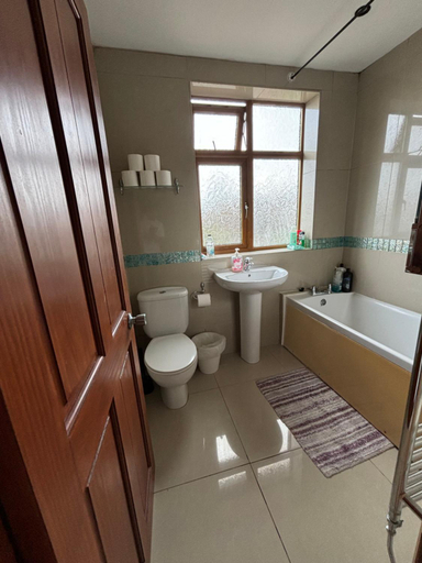 Bathroom 2, Shared house on Southmead, Bristol
