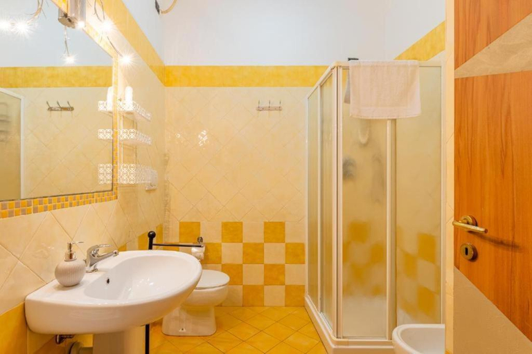 Bathroom 2, Il Serraglio, Prato