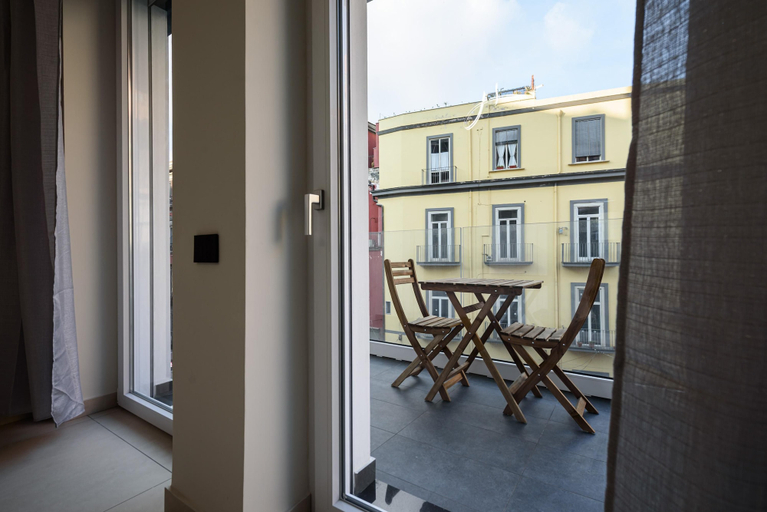 Room 2, Via Niccol Tommaseo 4 - Appartamento 2, Napoli