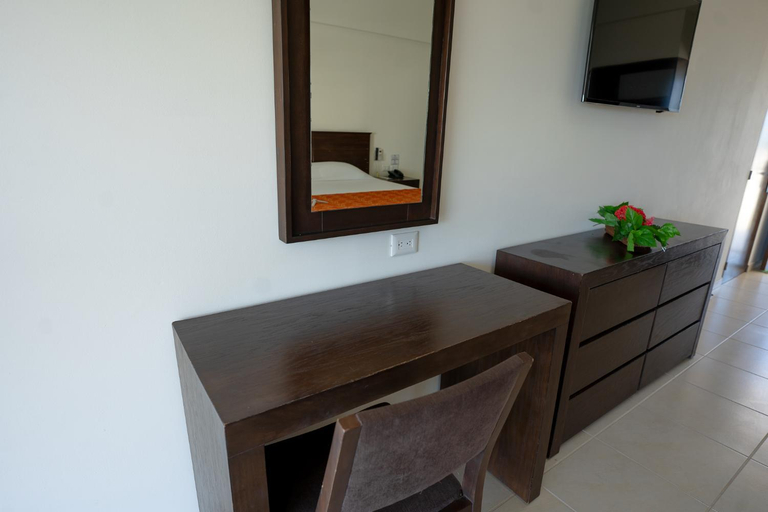 Bathroom 4, Costa Club Punta Arena - Todo Incluido, Puerto Vallarta