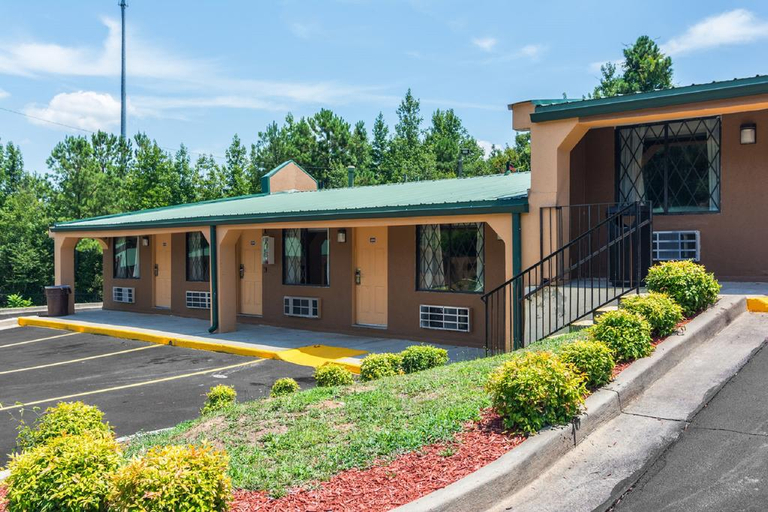 Exterior & Views 2, Rodeway Inn Swainsboro, Emanuel