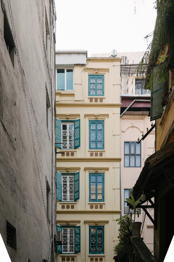 Exterior & Views