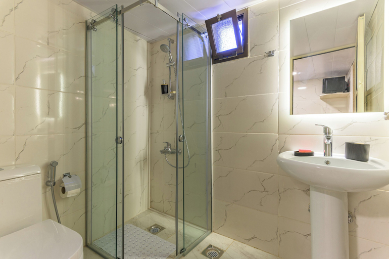 Bathroom 4, Casa Kik Apartments in Mina Tripoli, Tripoli