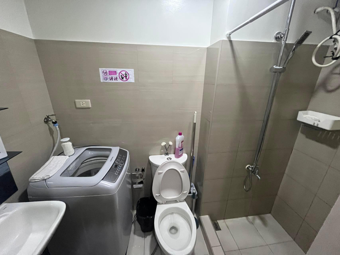 Bathroom, MOA Shore 2 Family Room WiFi TV Near NAIA  834, Pasay City
