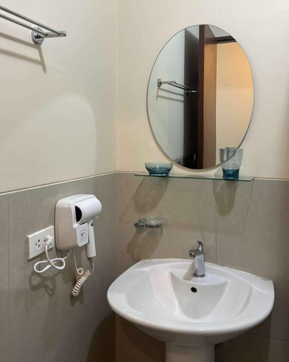 Bathroom 4, Skyline Retreat:Beacon Makati , Makati City