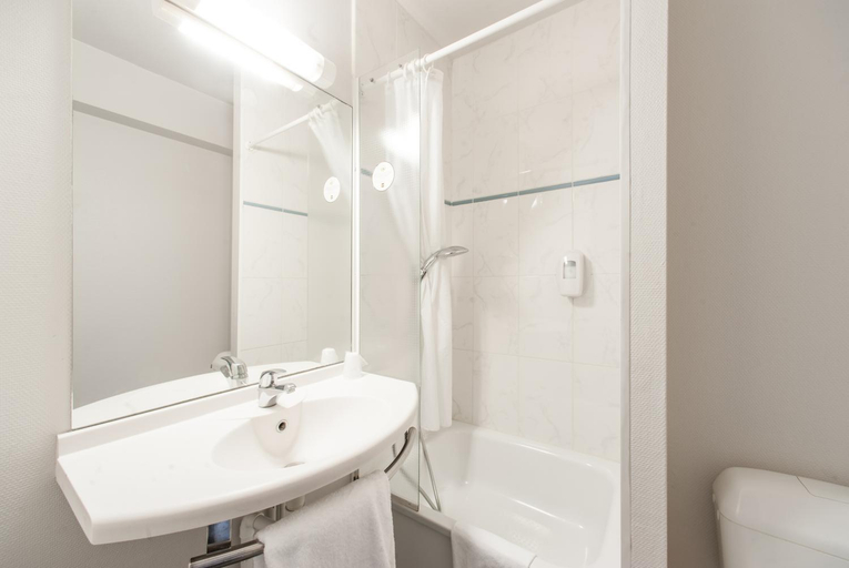 Bathroom 7