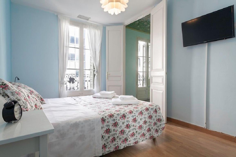 Others 3, Rambla Paris Apartment, Barcelona