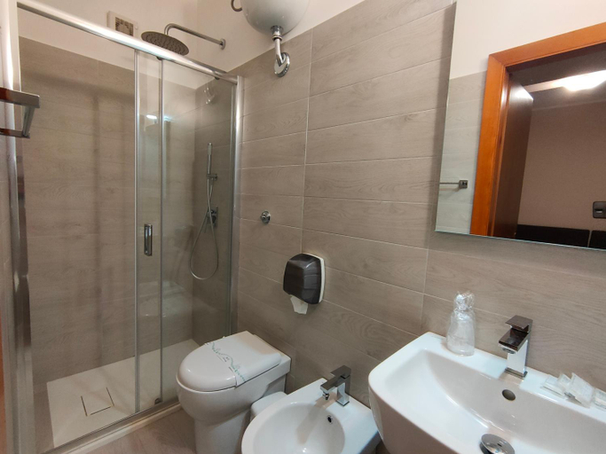Bathroom, Hotel La Rocca, Palermo
