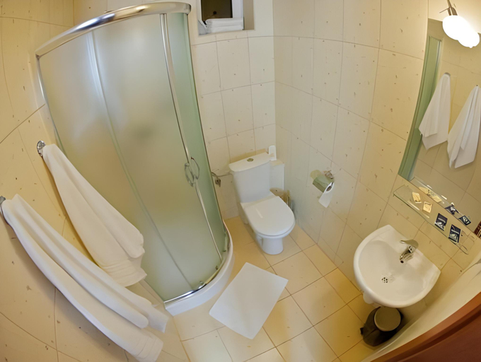 Bathroom, Hotel Kruk, Tomaszów Mazowiecki