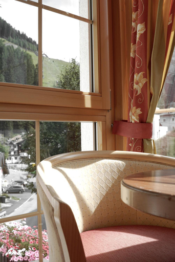 Bedroom 2, Hotel Alpina, Landeck