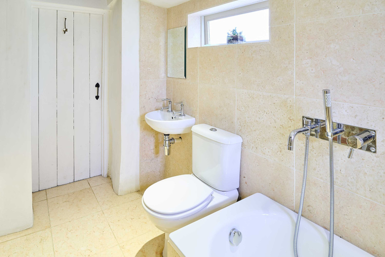 Bathroom 4, Host Stay Dipple Farm Cottage, Devon