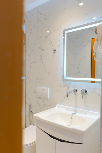 Bathroom 5, Vila Kristiano Ksamil, Sarandës