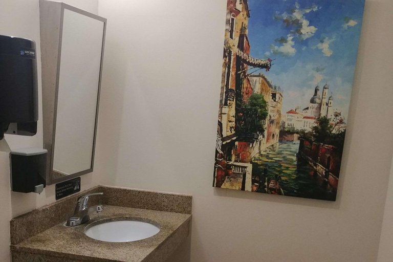 Bathroom 4, Econo Lodge Milldale - Southington, Hartford