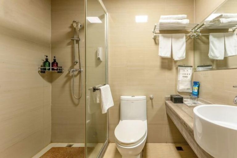 Bathroom, Datang City Hotel, Longyan