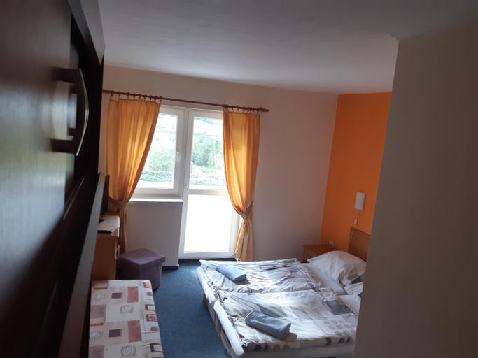 Bedroom 2, Penzion ADAK, Dolný Kubín