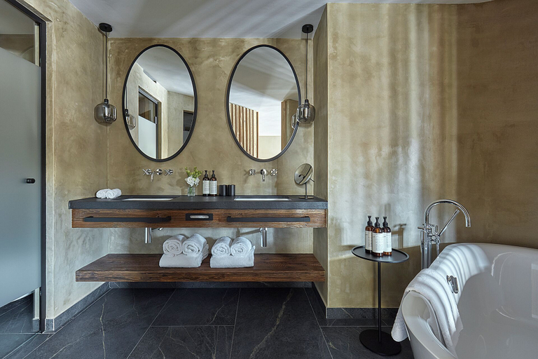 Bathroom 4, Miiro The Mansard, Saanen