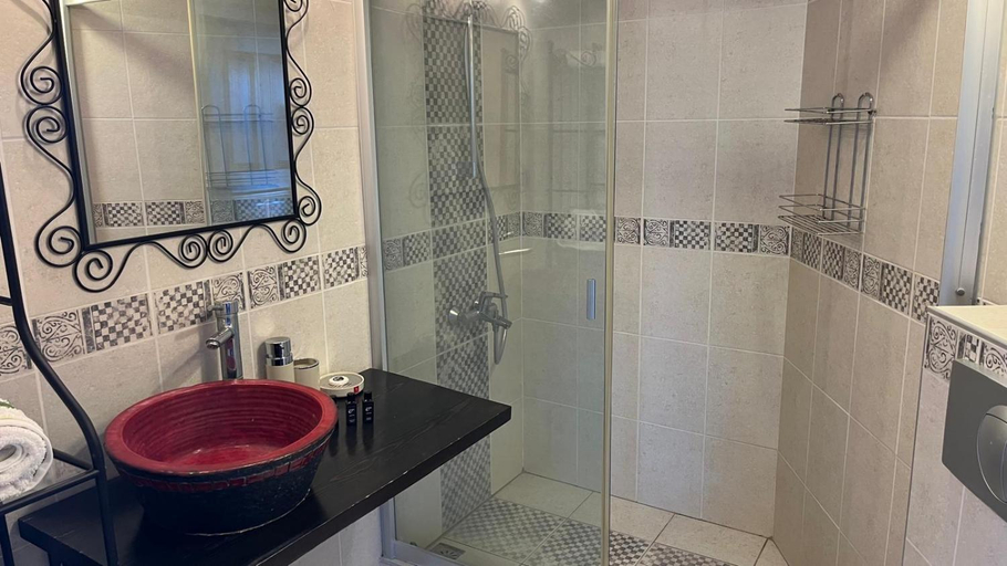 Bathroom 5, Nergis Hotel, Karaburun