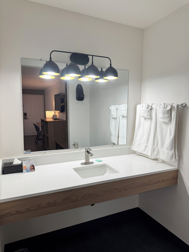 Bathroom 3, Rodeway Inn & Suites Rancho Mirage - Palm Desert Area, Riverside