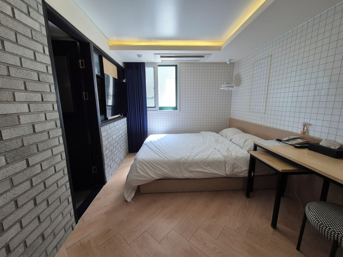 Bedroom 4, hotel lazzi, Geumjeong