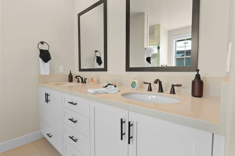 Bathroom 3, Pine Meadow, San Bernardino