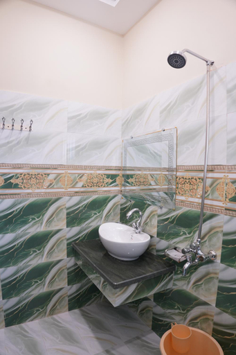 Bathroom 4, Metro One Hotel Lahore, Lahore