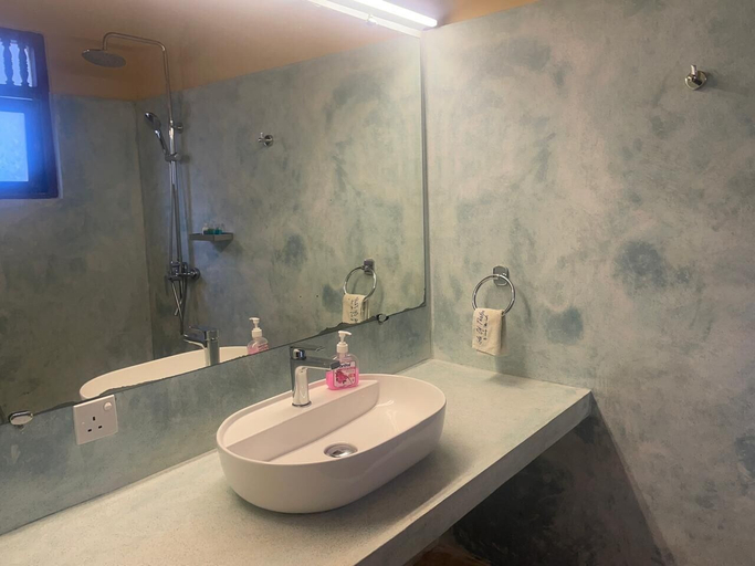 Bathroom 3, Isle Of Thalpe, Galle Four Gravets