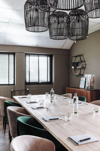 Others 5, Havendijk Hotel, Schiedam