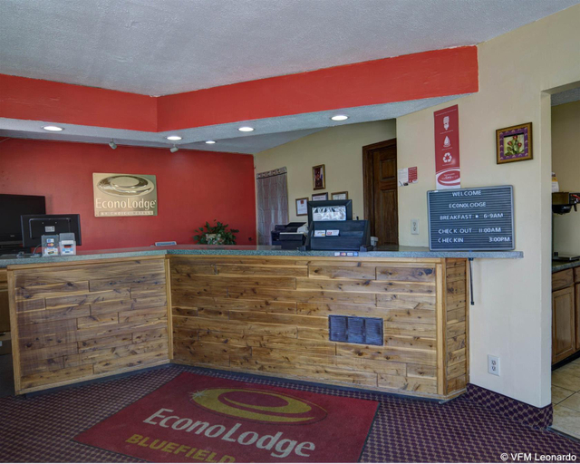 Public Area 2, Econo Lodge Near Bluefield College, Mercer