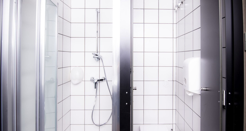 Bathroom 3, Bea Beach Hostel, Murcia